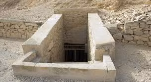 Phat hien khu lang mo lon nhat bi an o Thung lung cac vi vua-Hinh-2