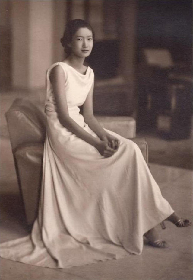 Màn 'đánh ghen' 66 chữ đầy kiêu hãnh của Nam Phương Hoàng hậu - Hình 9 Man 'danh ghen' 66 chu day kieu hanh cua Nam Phuong Hoang hau-Hinh-9