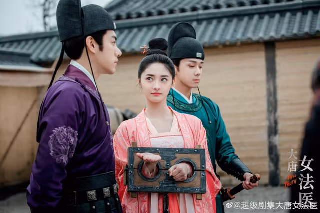 Bat ngo ly do nu pham nhan xua phai coi ao ngoai truoc khi chet-Hinh-4