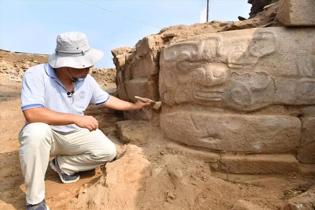 Kim tu thap khong lo Trung Quoc co lo chan dung mot vi vua