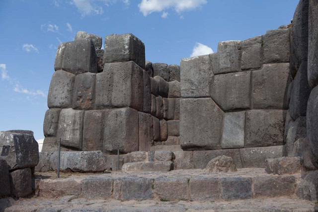 Bí ẩn những công trình kiến trúc cổ xưa hút khách - Hình 5 Bi an nhung cong trinh kien truc co xua hut khach-Hinh-5