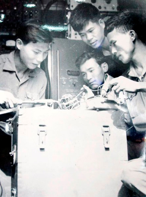 'Hà Nội - Điện Biên Phủ trên không' qua loạt ảnh quý - Hình 9 'Ha Noi - Dien Bien Phu tren khong' qua loat anh quy-Hinh-9