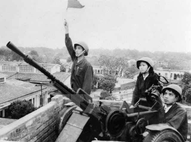 Chiến thắng lịch sử 'Hà Nội - Điện Biên Phủ trên không' qua loạt ảnh quý - Hình 9 Chien thang lich su 'Ha Noi - Dien Bien Phu tren khong' qua loat anh quy-Hinh-9