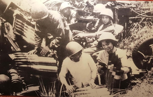 Chiến thắng lịch sử 'Hà Nội - Điện Biên Phủ trên không' qua loạt ảnh quý - Hình 6 Chien thang lich su 'Ha Noi - Dien Bien Phu tren khong' qua loat anh quy-Hinh-6