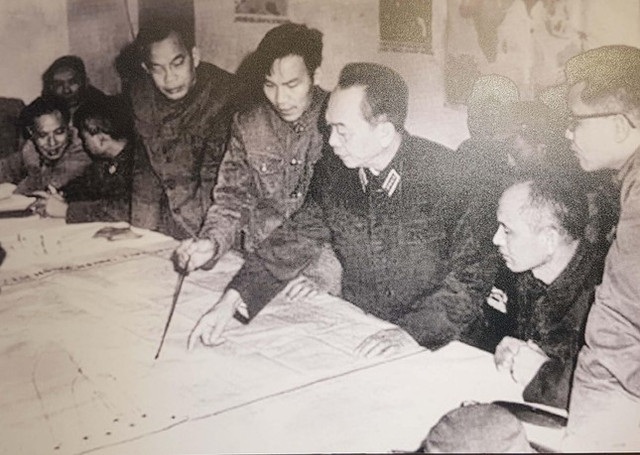 Chiến thắng lịch sử 'Hà Nội - Điện Biên Phủ trên không' qua loạt ảnh quý - Hình 7 Chien thang lich su 'Ha Noi - Dien Bien Phu tren khong' qua loat anh quy-Hinh-7