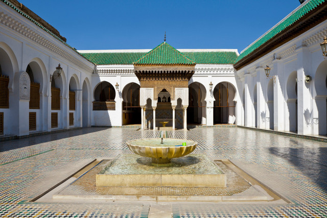 Lý giải thú vị Morocco là quốc gia đang “sống trước” thế giới 950 năm - Hình 4 Ly giai thu vi Morocco la quoc gia dang “song truoc” the gioi 950 nam-Hinh-4