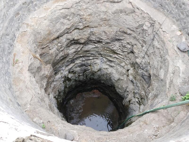 Điểm lại những vụ giải cứu trẻ em rơi xuống giếng sâu trên thế giới - Hình 9 Diem lai nhung vu giai cuu tre em roi xuong gieng sau tren the gioi-Hinh-9