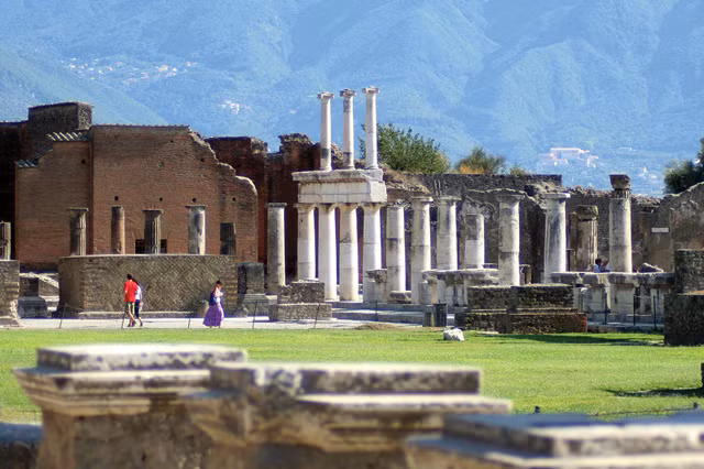 Du khach vuong “loi nguyen” kinh hoang sau khi lay trom do tao tac-Hinh-4