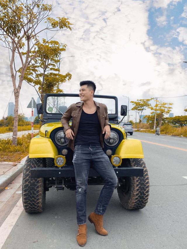 Gu thời trang nam tính của bạn trai tin đồn Lệ Quyên - Hình 10 Gu thoi trang nam tinh cua ban trai tin don Le Quyen-Hinh-10