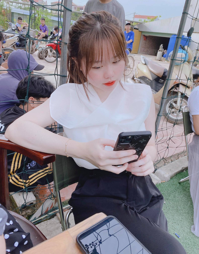 Ngắm gu thời trang sành điệu của bạn gái cũ Quang Hải - Hình 11 Ngam gu thoi trang sanh dieu cua ban gai cu Quang Hai-Hinh-11