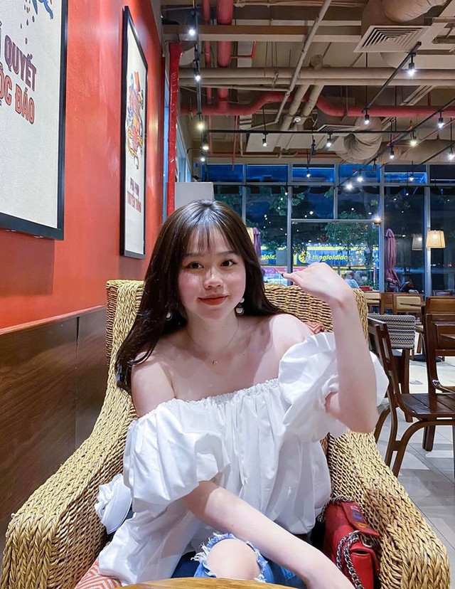 Ngắm gu thời trang sành điệu của bạn gái cũ Quang Hải - Hình 4 Ngam gu thoi trang sanh dieu cua ban gai cu Quang Hai-Hinh-4