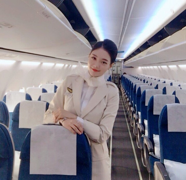 Vẻ nóng bỏng của nữ tiếp viên Hàn Quốc bỏ việc - Hình 2 Ve nong bong cua nu tiep vien Han Quoc bo viec-Hinh-2