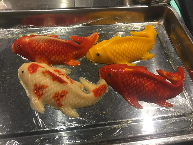 Biết gì về loại bánh Tổ cá chép được nhiều người Việt mua cúng ông Táo? - Hình 8 Biet gi ve loai banh To ca chep duoc nhieu nguoi Viet mua cung ong Tao?-Hinh-8