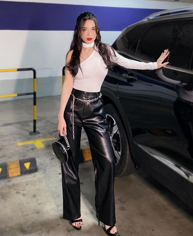Ngắm thời trang đường phố cực chất của mỹ nhân Việt gần đây - Hình 5 Ngam thoi trang duong pho cuc chat cua my nhan Viet gan day-Hinh-5