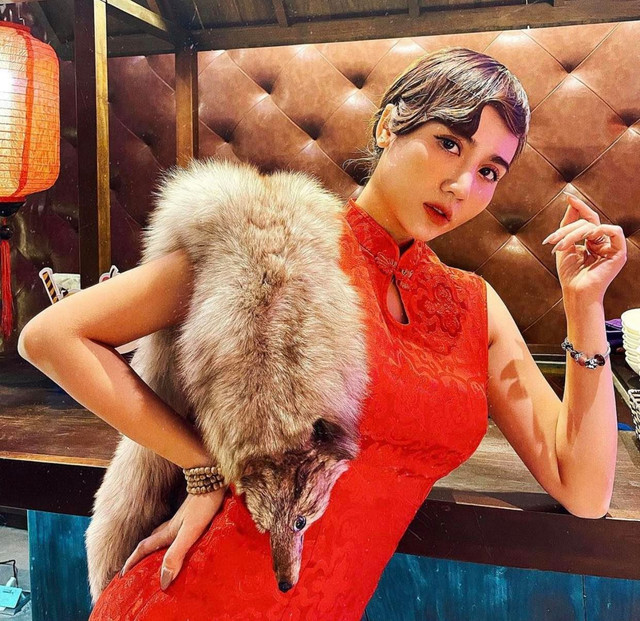 Huyền Lizzie và loạt mỹ nhân mặc áo lông thú gây tranh cãi Huyen Lizzie va loat my nhan mac ao long thu gay tranh cai