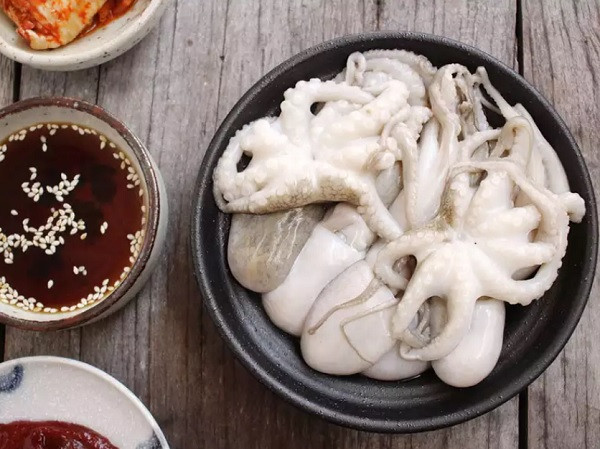 Những món ăn chứa độc tố nhưng lại trở thành đặc sản - Hình 9 Nhung mon an chua doc to nhung lai tro thanh dac san-Hinh-9