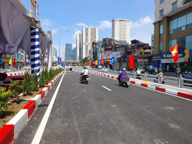 Cận cảnh hầm chui Lê Văn Lương - Khuất Duy Tiến được đầu tư hơn 700 tỷ đồng - Hình 11 Can canh ham chui Le Van Luong - Khuat Duy Tien duoc dau tu hon 700 ty dong-Hinh-11