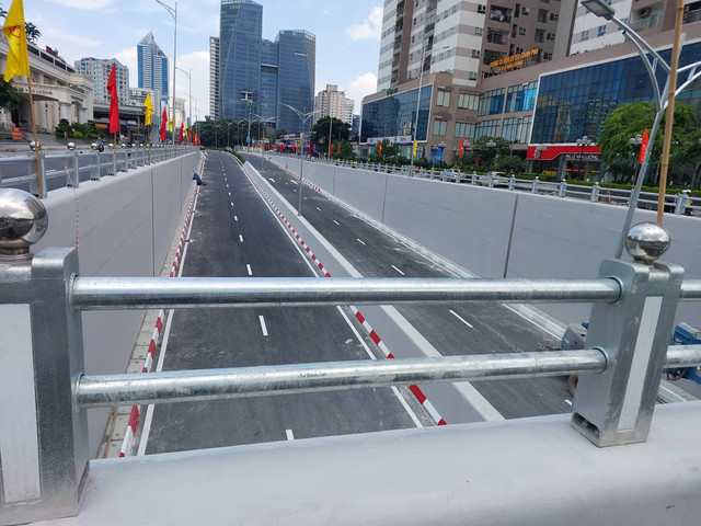 Cận cảnh hầm chui Lê Văn Lương - Khuất Duy Tiến được đầu tư hơn 700 tỷ đồng - Hình 5 Can canh ham chui Le Van Luong - Khuat Duy Tien duoc dau tu hon 700 ty dong-Hinh-5