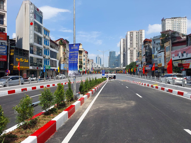 Cận cảnh hầm chui Lê Văn Lương - Khuất Duy Tiến được đầu tư hơn 700 tỷ đồng - Hình 12 Can canh ham chui Le Van Luong - Khuat Duy Tien duoc dau tu hon 700 ty dong-Hinh-12
