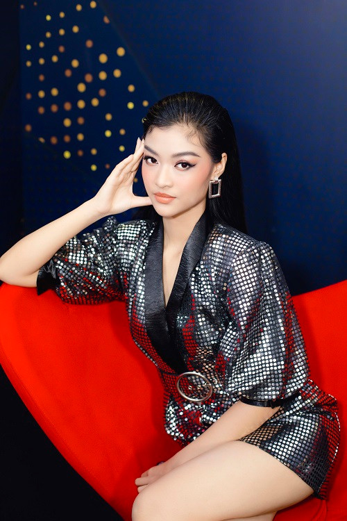 Phan khich xem A hau Kieu Loan tro tai 'ban' rap an tuong-Hinh-11