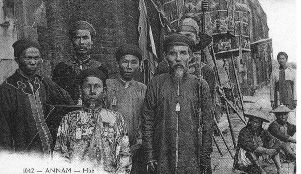 Loạt ảnh hiếm về triều Nguyễn 100 năm trước - Hình 7 Loat anh hiem ve trieu Nguyen 100 nam truoc-Hinh-7