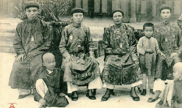 Loạt ảnh hiếm về triều Nguyễn 100 năm trước - Hình 6 Loat anh hiem ve trieu Nguyen 100 nam truoc-Hinh-6