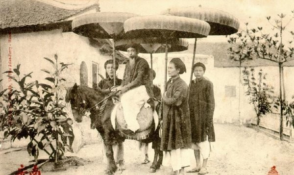 Loạt ảnh hiếm về triều Nguyễn 100 năm trước Loat anh hiem ve trieu Nguyen 100 nam truoc