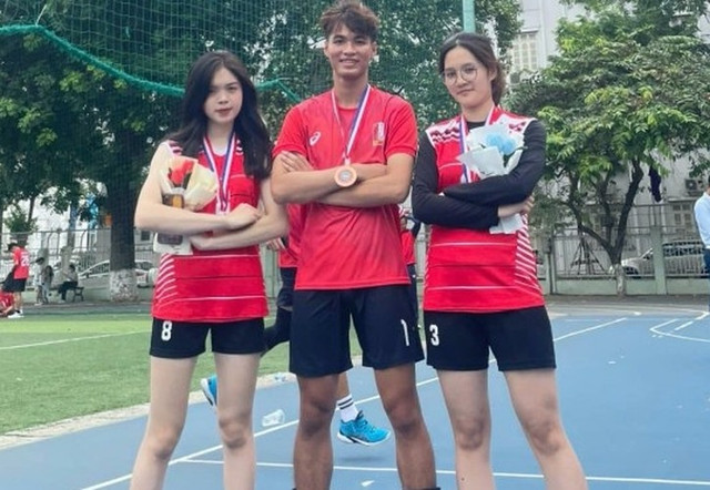 Cận cảnh nét đẹp dịu dàng của hoa khôi bóng chuyền sinh viên Việt Nam - Hình 4 Can canh net dep diu dang cua hoa khoi bong chuyen sinh vien Viet Nam-Hinh-4