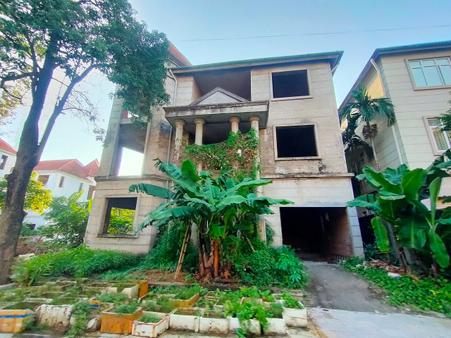 Khu đô thị Thiên đường Bảo Sơn: Cận cảnh những căn biệt thự triệu đô xuống cấp - Hình 22 Khu do thi Thien duong Bao Son: Can canh nhung can biet thu trieu do xuong cap-Hinh-22