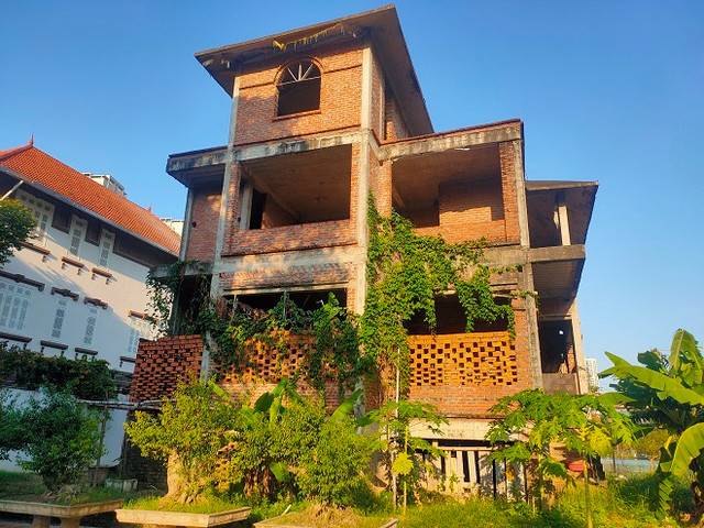 Khu đô thị Thiên đường Bảo Sơn: Cận cảnh những căn biệt thự triệu đô xuống cấp - Hình 15 Khu do thi Thien duong Bao Son: Can canh nhung can biet thu trieu do xuong cap-Hinh-15