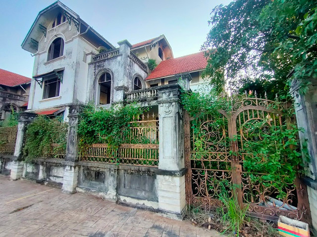 Khu đô thị Thiên đường Bảo Sơn: Cận cảnh những căn biệt thự triệu đô xuống cấp - Hình 11 Khu do thi Thien duong Bao Son: Can canh nhung can biet thu trieu do xuong cap-Hinh-11