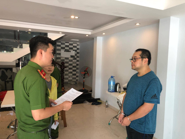 Nhóm người Trung Quốc thuê gái trẻ đóng phim người lớn ở Đà Nẵng Nhom nguoi Trung Quoc thue gai tre dong phim nguoi lon o Da Nang