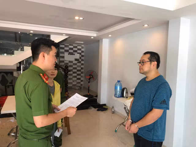 Nhom nguoi Trung Quoc thue gai tre dong phim nguoi lon o Da Nang