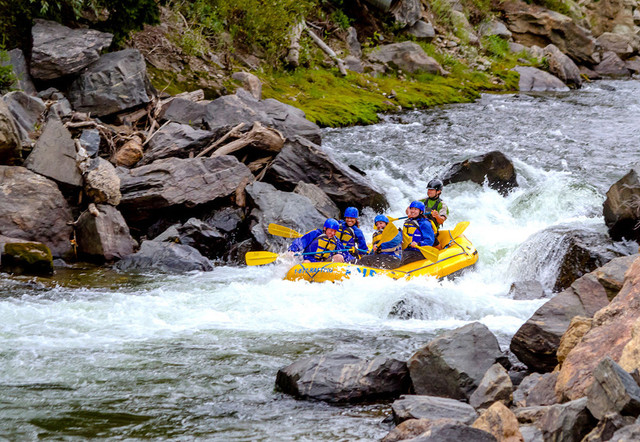 Các tour du lịch mạo hiểm rủi ro hơn khám phá xác tàu Titanic - Hình 12 Cac tour du lich mao hiem rui ro hon kham pha xac tau Titanic-Hinh-12
