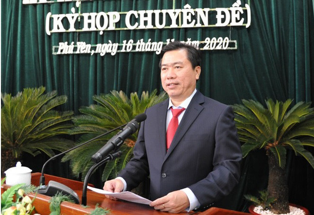 Đường quan lộ của Chủ tịch tỉnh Phú Yên Trần Hữu Thế vừa bị miễn nhiệm - Hình 3 Duong quan lo cua Chu tich tinh Phu Yen Tran Huu The vua bi mien nhiem-Hinh-3