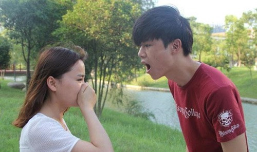 Cảnh báo sức khoẻ có vấn đề nếu sáng ngủ dậy miệng hôi Canh bao suc khoe co van de neu sang ngu day mieng hoi