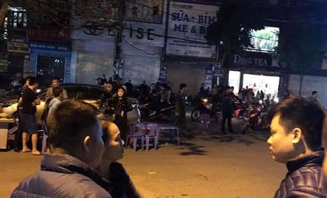 Hải Dương: Hai nhóm thanh niên hỗn chiến kinh hoàng trước quảng trường - Hình 2 Hai Duong: Hai nhom thanh nien hon chien kinh hoang truoc quang truong-Hinh-2