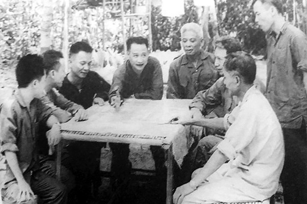 Đại tướng Lê Đức Anh và chiến thắng 30/4 lịch sử Dai tuong Le Duc Anh va chien thang 30/4 lich su