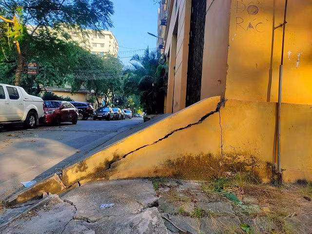 Khu tái định cư Đồng Tàu xập xệ, xuống cấp sau 10 năm đưa vào sử dụng - Hình 6 Khu tai dinh cu Dong Tau xap xe, xuong cap sau 10 nam dua vao su dung-Hinh-6