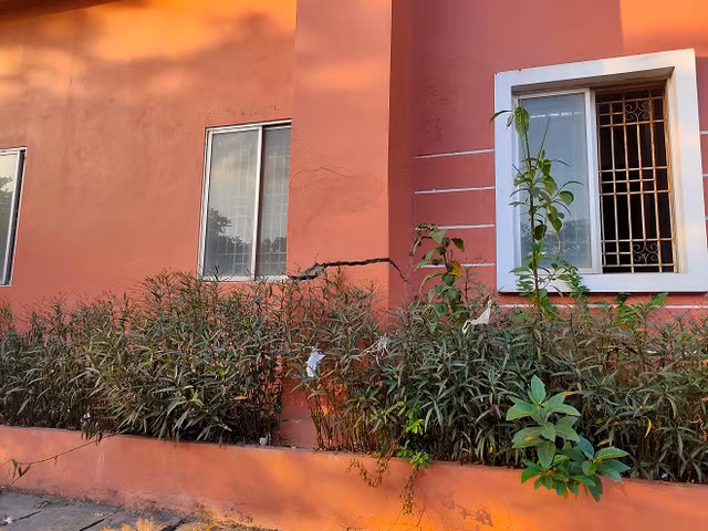 Khu tai dinh cu Dong Tau xap xe, xuong cap sau 10 nam dua vao su dung-Hinh-8