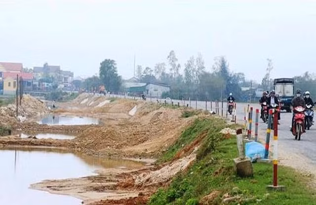 Vi sao du an nang cap Quoc lo 9 hon 440 ty bi tam dung?-Hinh-5