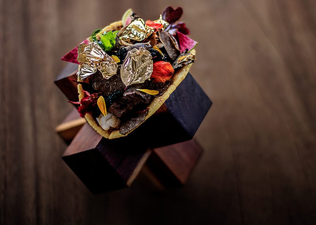 Kinh ngạc những món ăn bọc vàng, rắc bạch kim xa xỉ hết mức Kinh ngac nhung mon an boc vang, rac bach kim xa xi het muc