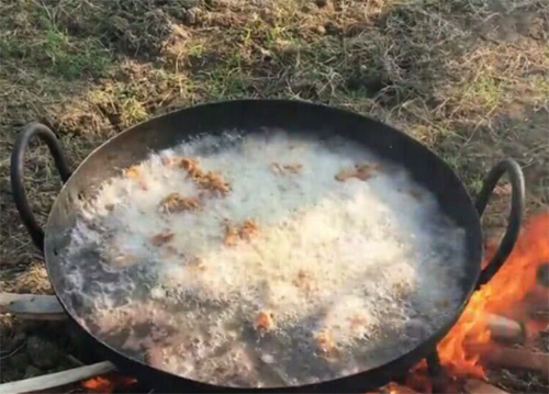 Đặc sản kỳ dị nhưng cực kỳ bổ dưỡng nổi tiếng ở Ấn Độ - Hình 4 Dac san ky di nhung cuc ky bo duong noi tieng o An Do-Hinh-4