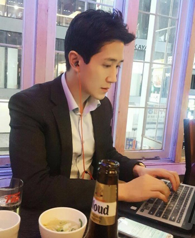 Bên lề thượng đỉnh Mỹ-Triều: Chàng phóng viên Hàn gây sốt - Hình 4 Ben le thuong dinh My-Trieu: Chang phong vien Han gay sot-Hinh-4