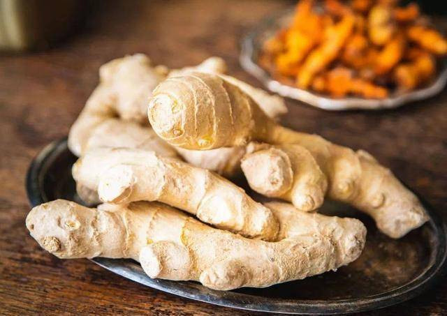 6 lợi ích khi đàn ông kiên trì ăn gừng mỗi sáng - Hình 2 6 loi ich khi dan ong kien tri an gung moi sang-Hinh-2