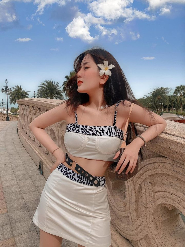 Vẻ nóng bỏng khó cưỡng của hotgirl 10X Võ Ngọc Trân - Hình 12 Ve nong bong kho cuong cua hotgirl 10X Vo Ngoc Tran-Hinh-12