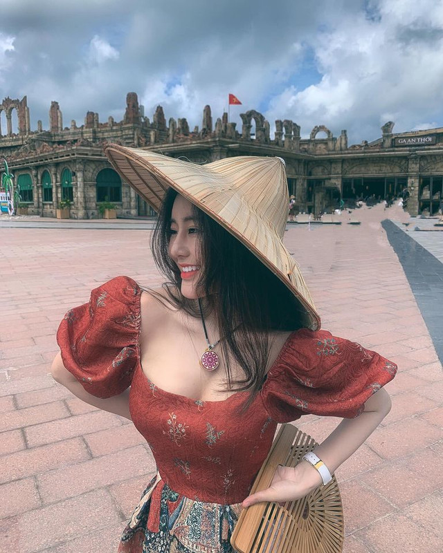 Vẻ nóng bỏng khó cưỡng của hotgirl 10X Võ Ngọc Trân - Hình 10 Ve nong bong kho cuong cua hotgirl 10X Vo Ngoc Tran-Hinh-10