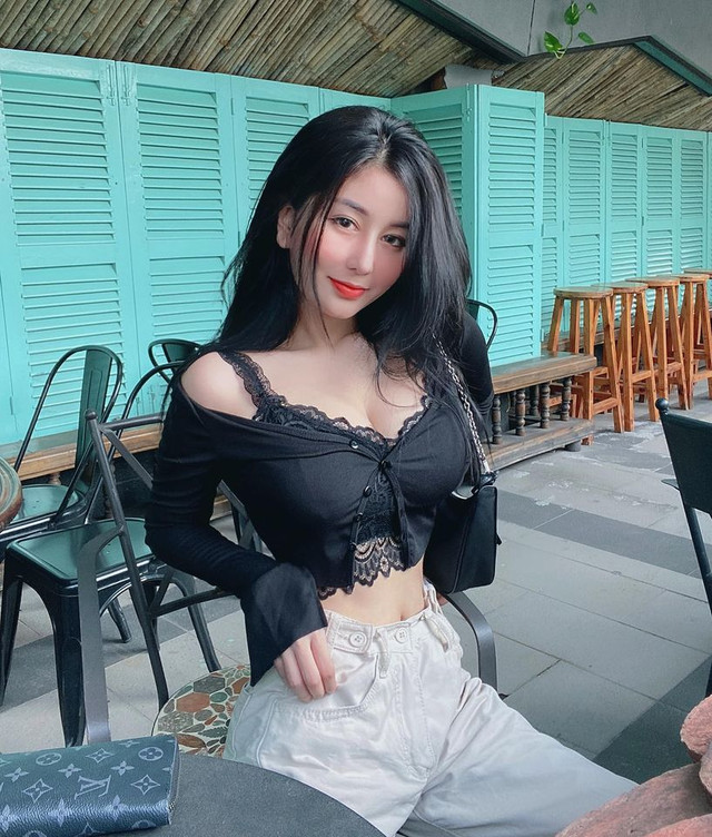 Vẻ nóng bỏng khó cưỡng của hotgirl 10X Võ Ngọc Trân - Hình 7 Ve nong bong kho cuong cua hotgirl 10X Vo Ngoc Tran-Hinh-7