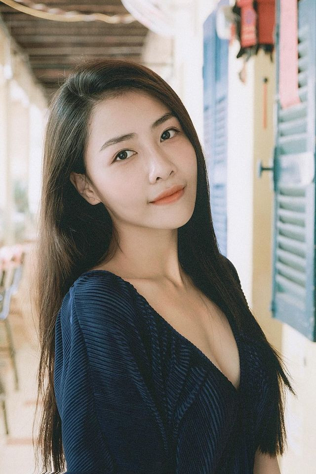 Gu thời trang gợi cảm của mỹ nhân 10X phim “Gái ngàn đô“ - Hình 6 Gu thoi trang goi cam cua my nhan 10X phim “Gai ngan do“-Hinh-6