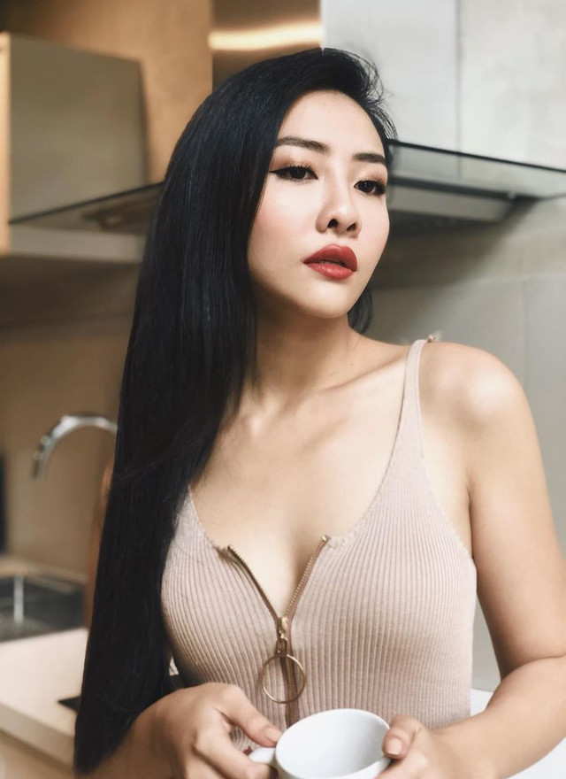 Gu thời trang gợi cảm của mỹ nhân 10X phim “Gái ngàn đô“ - Hình 8 Gu thoi trang goi cam cua my nhan 10X phim “Gai ngan do“-Hinh-8